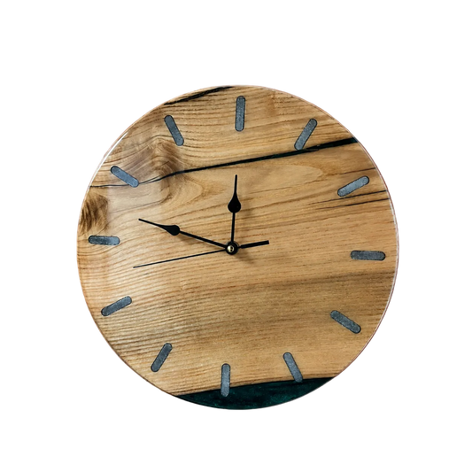 Horloge murale artisanale en bois et résine